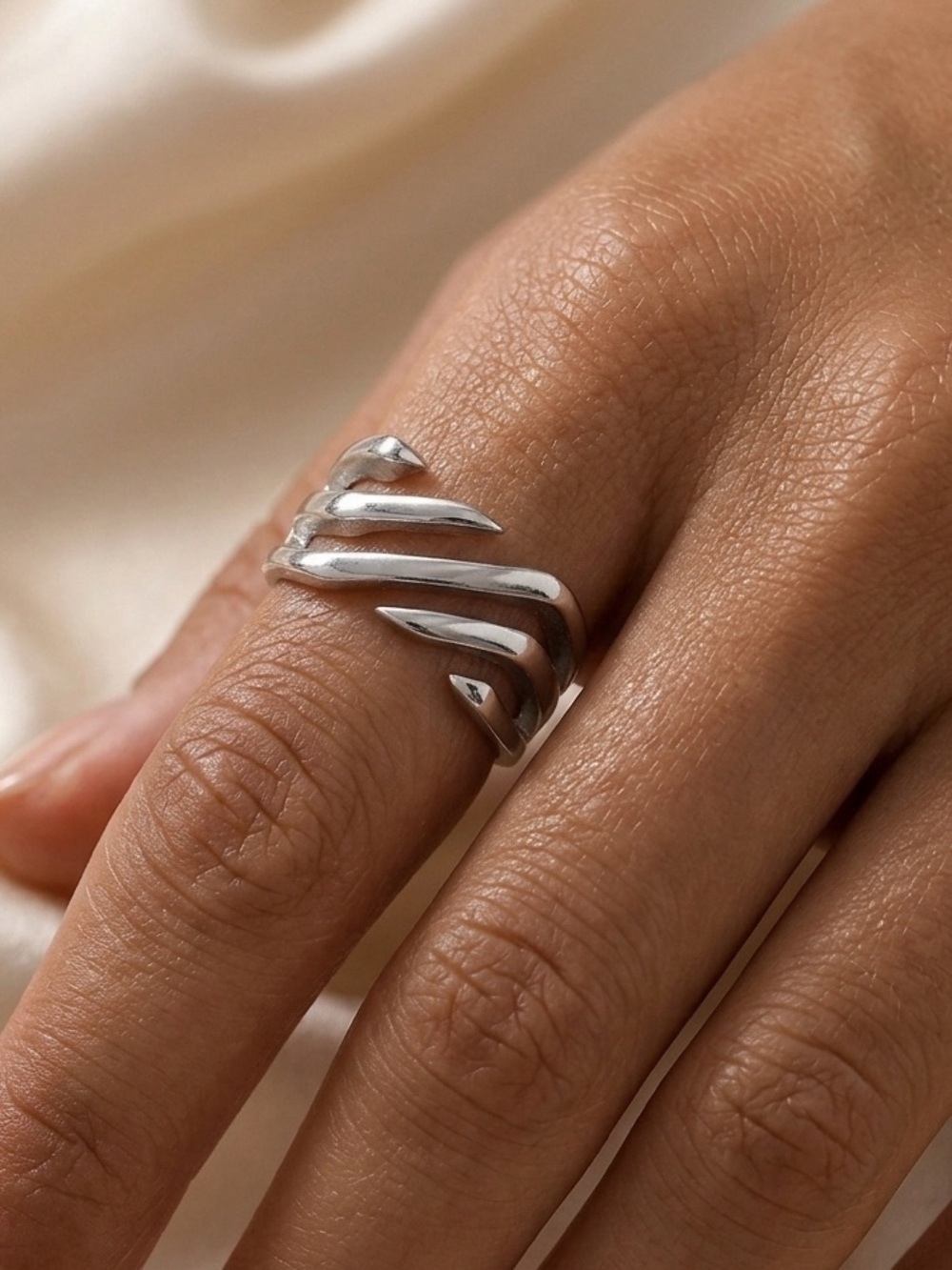 925 Sterling Silver Open Chevron Band Ring - Picture 2 of 6